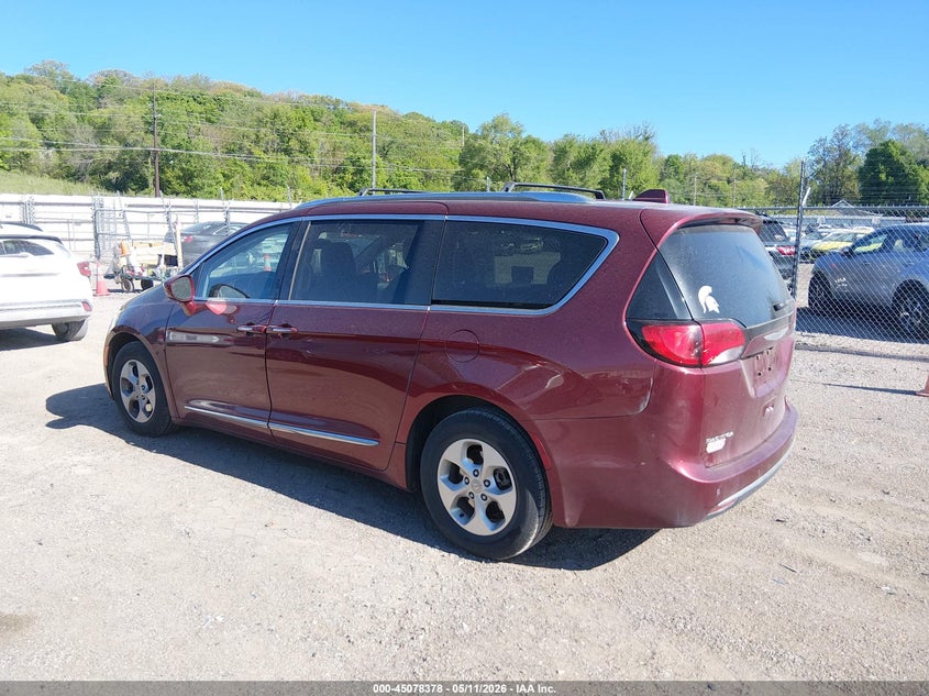 Vin: 2c4rc1eg8hr810987, lot: 45575932, chrysler pacifica touring-l plus 20173