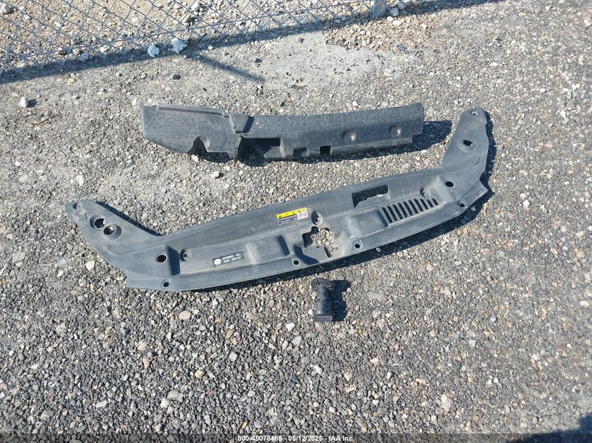 VIN 5TDZZRAH2LS024047 2020 TOYOTA HIGHLANDER LE