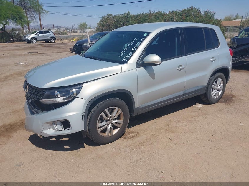 2013 VOLKSWAGEN TIGUAN auction photo 2