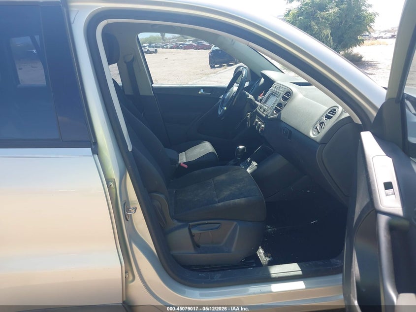 2013 VOLKSWAGEN TIGUAN auction photo 5