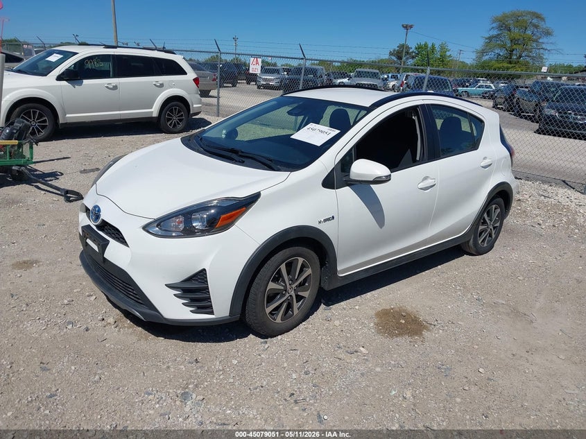 2018 Toyota Prius C Two JTDKDTB31J1615383 photo 1