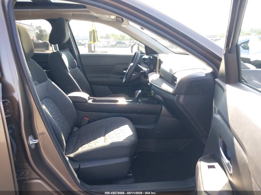 2025 NISSAN KICKS auction photo 5