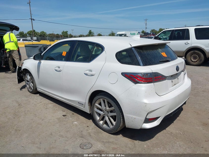 Vin: jthkd5bh5g2270738, lot: 45577366, lexus ct 200h 20163