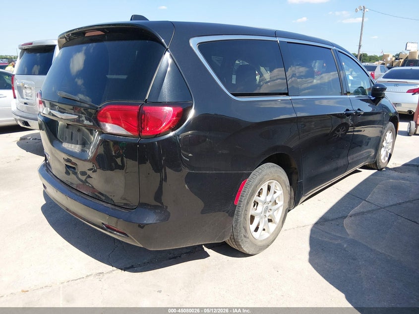 2017 CHRYSLER PACIFICA auction photo 4