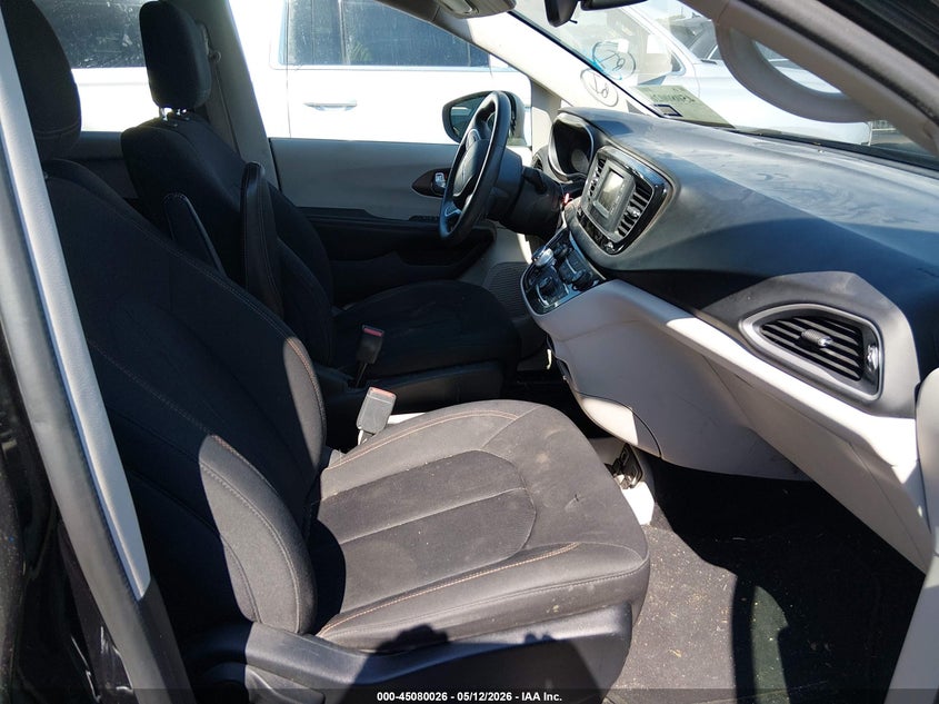 2017 CHRYSLER PACIFICA auction photo 5