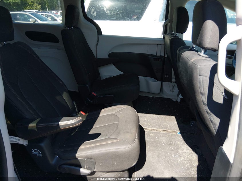 2017 CHRYSLER PACIFICA auction photo 8