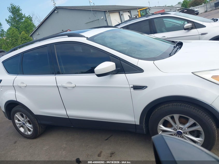 VIN 1FMCU0GD9JUB61771 2018 FORD ESCAPE SE