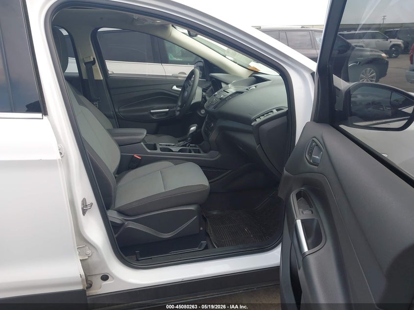 VIN 1FMCU0GD9JUB61771 2018 FORD ESCAPE SE