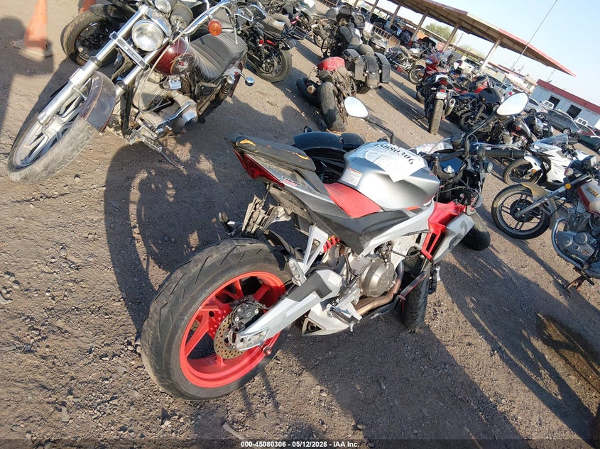 2021 Aprilia Tuono 660 VIN: ZD4KSUE01MS000560 Lot: 45080306