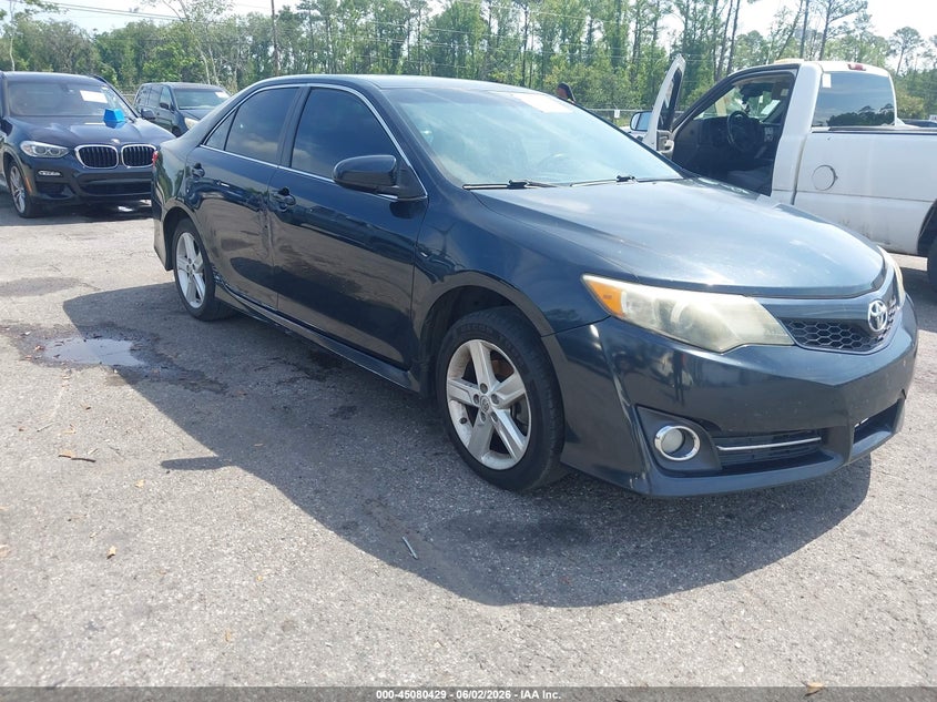 Vin: 4t1bf1fk2eu752493, lot: 45577983, toyota camry se 2014 img_1