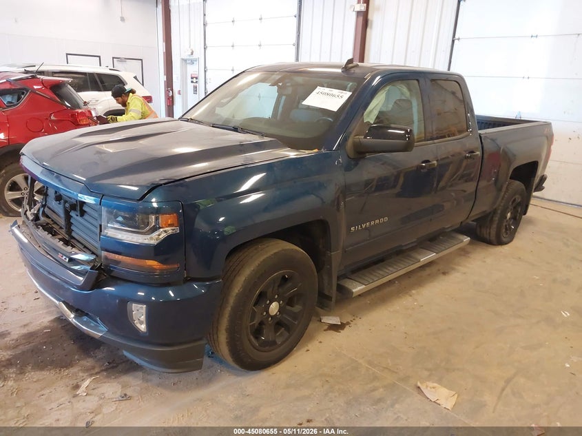 1GCVKREC1JZ113556 2018 Chevrolet Silverado 1500 2lt photo 1
