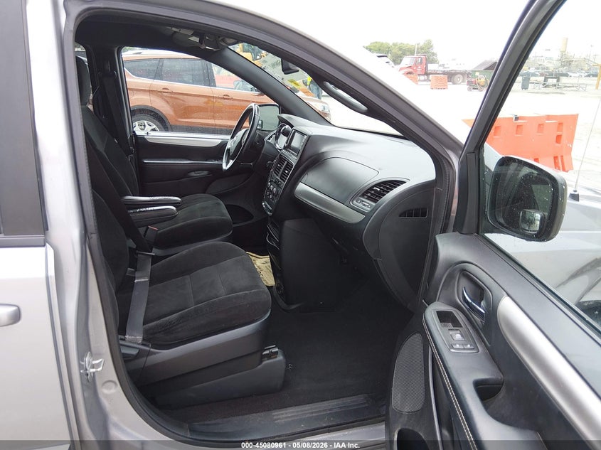 2015 Dodge Grand Caravan - widok 5
