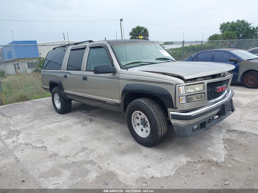 1999 GMC Suburban  Sl