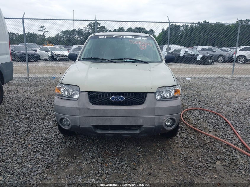 2005 Ford Escape Limited VIN: 1FMCU04165KD52284 Lot: 45081605