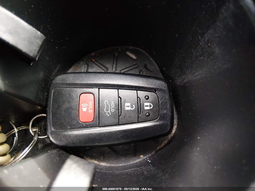 VIN 2T3W1RFVXMW152366 2021 TOYOTA RAV4 XLE