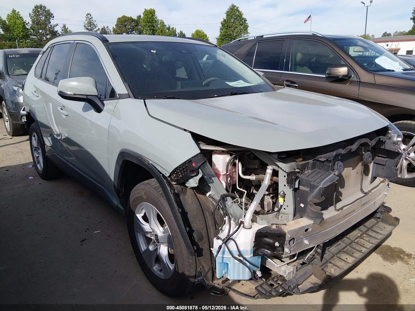 VIN 2T3W1RFVXMW152366 2021 TOYOTA RAV4 XLE