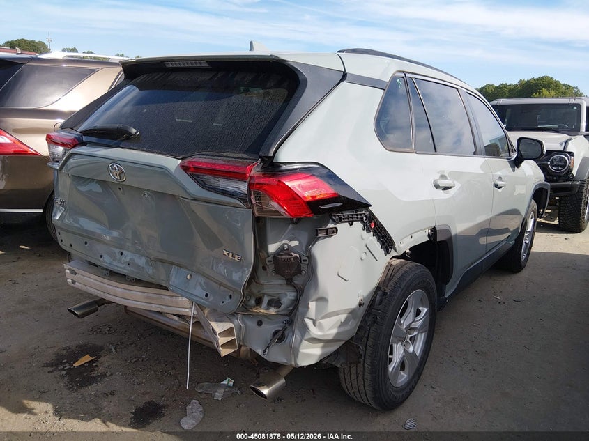 VIN 2T3W1RFVXMW152366 2021 TOYOTA RAV4 XLE