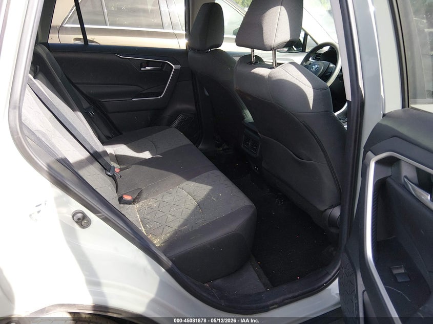 VIN 2T3W1RFVXMW152366 2021 TOYOTA RAV4 XLE