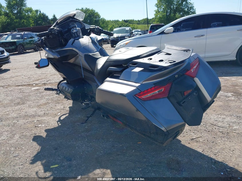 VIN JH2SC7911JK000235 2018 HONDA GL1800 B