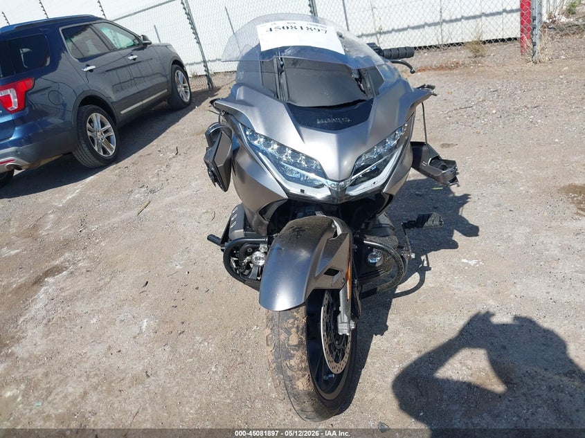 VIN JH2SC7911JK000235 2018 HONDA GL1800 B