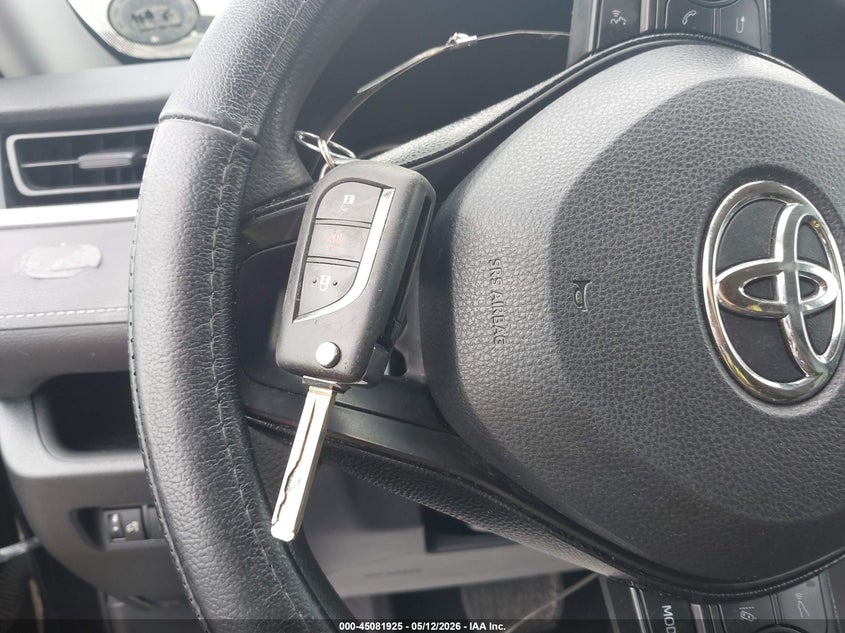 VIN 2T3H1RFV3KC007810 2019 TOYOTA RAV4 LE