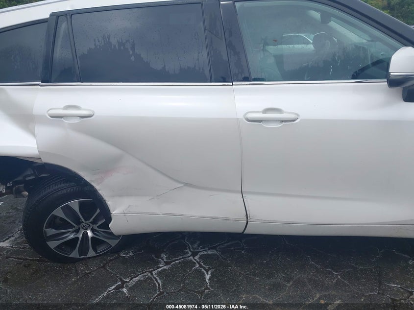TOYOTA HIGHLANDER - zdjęcie 13