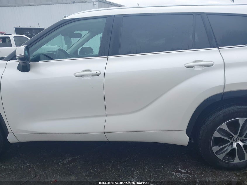 TOYOTA HIGHLANDER - zdjęcie 14