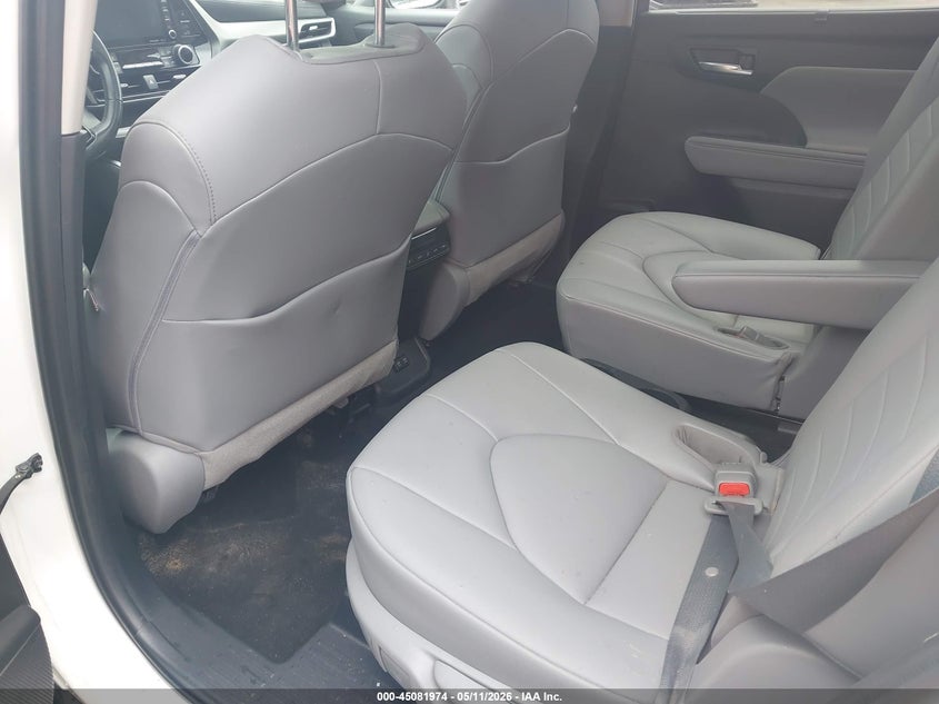 TOYOTA HIGHLANDER - zdjęcie 8