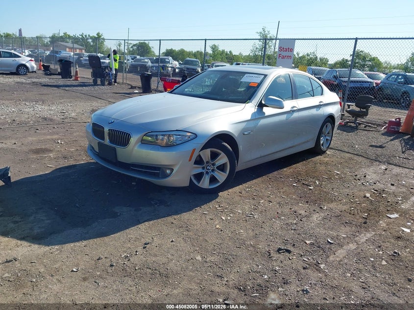 Vin: wbafr1c54bds36849, lot: 45579568, bmw 528i 20112