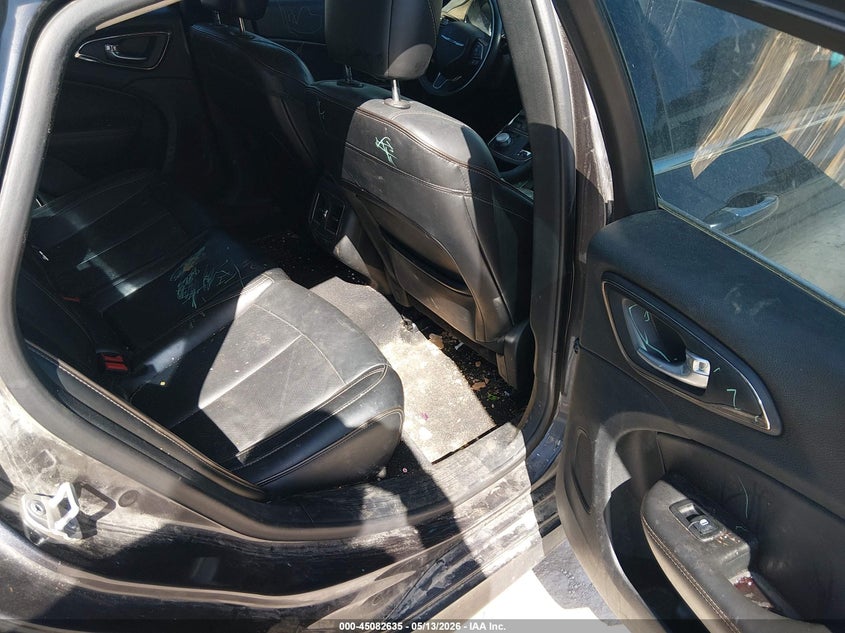 2015 CHRYSLER 200 auction photo 8