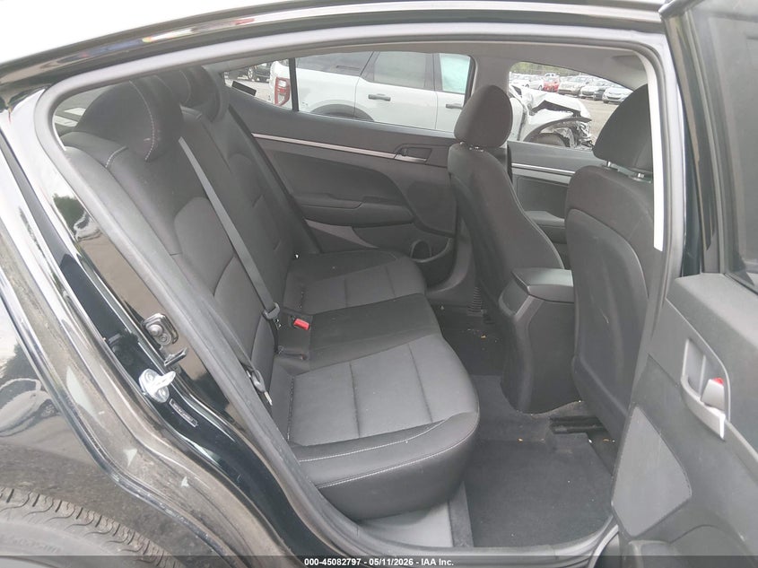 2018 HYUNDAI ELANTRA auction photo 8