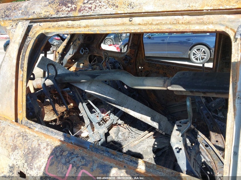 2020 JEEP CHEROKEE auction photo 8