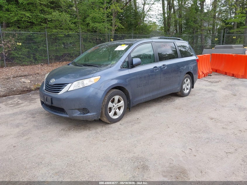 2017 Toyota Sienna, Обычный износ, IAAI, VIN 5TDKZ3DC5HS775214 — фото 2