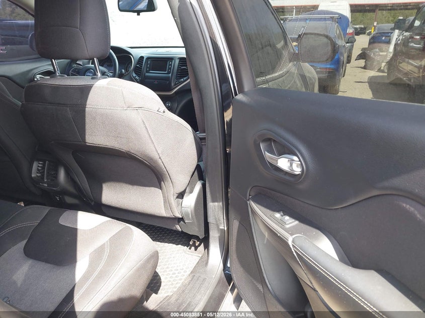 2014 JEEP CHEROKEE auction photo 8