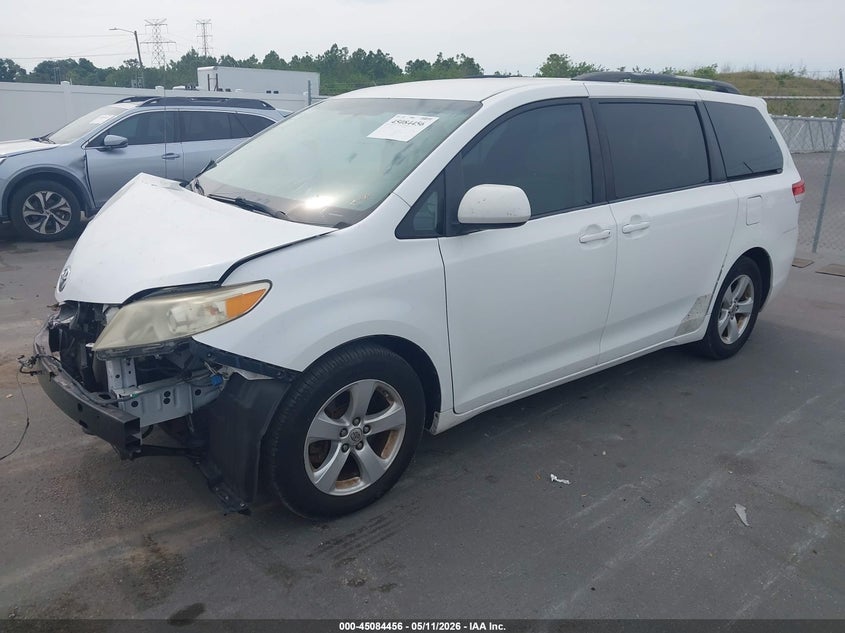 2013 Toyota Sienna Le V6 8 Passenger 5TDKK3DC0DS319250 photo 1