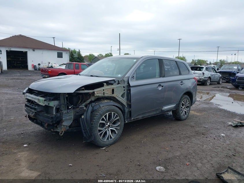 2018 MITSUBISHI OUTLANDER auction photo 2