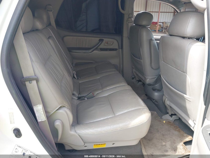 2001 Toyota Sequoia Limited V8 VIN: 5TDBT48A61S020725 Lot: 45085014