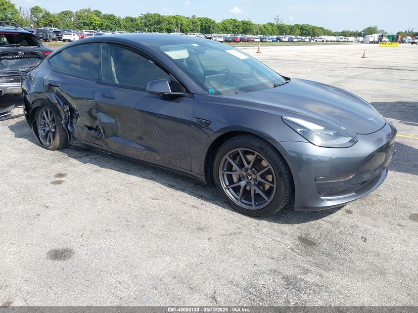 Vin: 5yj3e1ea0mf058025, lot: 45582701, tesla model 3 standard range plus rear-wheel drive 20211