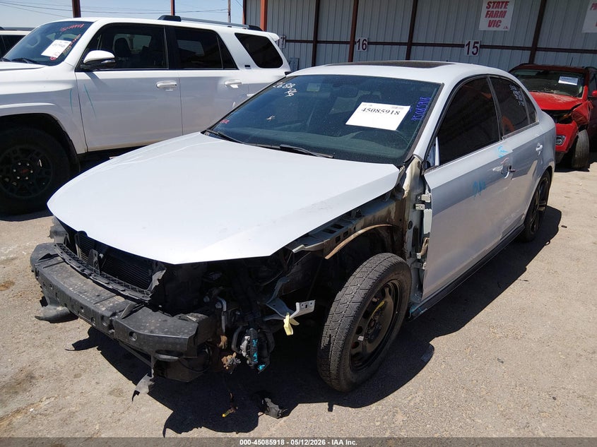 2017 VOLKSWAGEN JETTA GLI — Photo 2