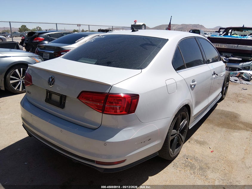 2017 VOLKSWAGEN JETTA GLI — Photo 4