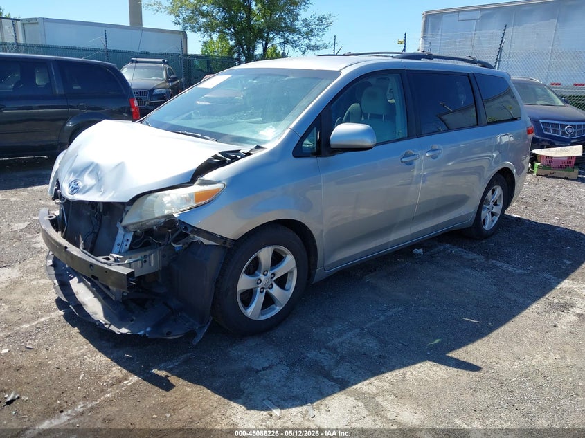 2013 Toyota Sienna Le V6 8 Passenger 5TDKK3DC8DS371449 photo 1