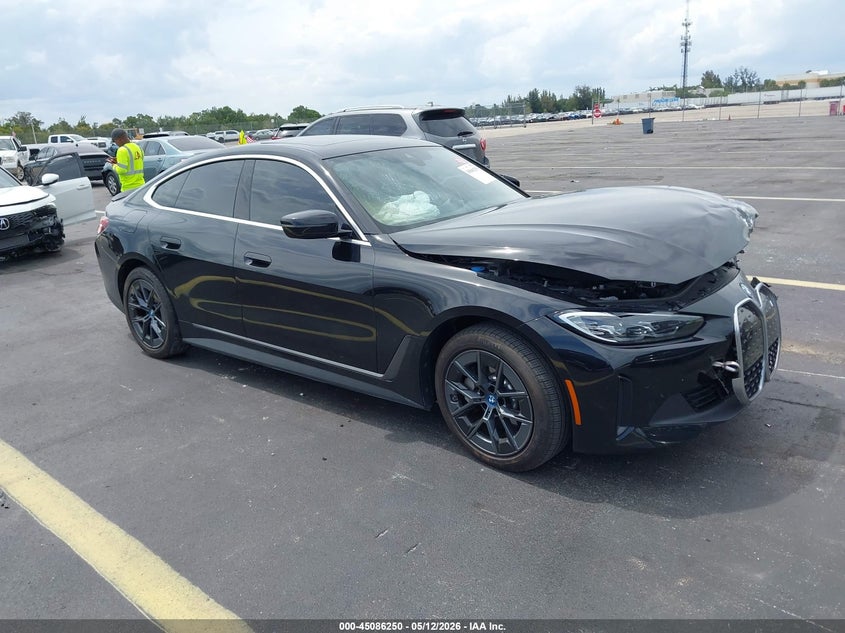 Vin: wby43aw08pfr29462, lot: 45583813, bmw i4 edrive35 2023 img_1