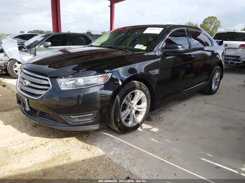 2015 FORD TAURUS auction photo 2