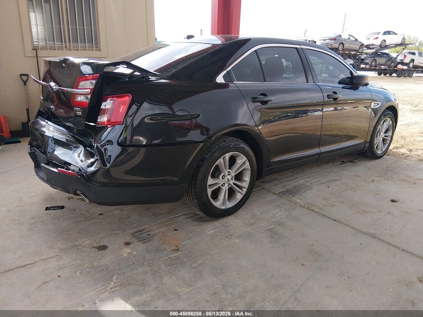2015 FORD TAURUS auction photo 4