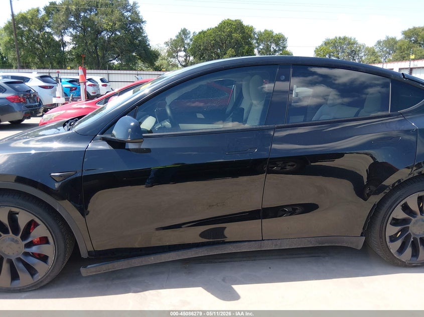 TESLA MODEL Y - zdjęcie 21