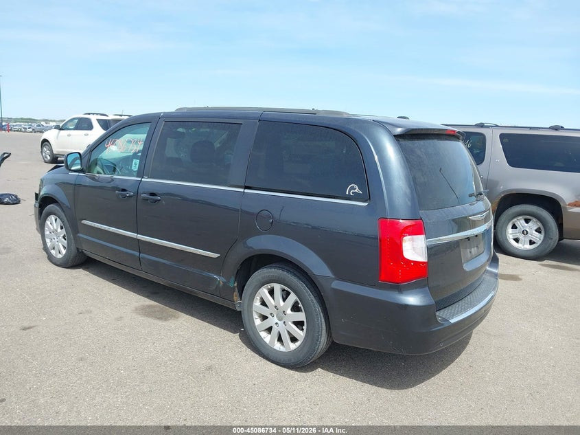 2014 CHRYSLER TOWN & COUNTRY auction photo 3