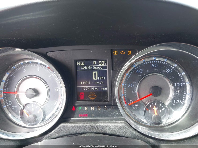 2014 CHRYSLER TOWN & COUNTRY auction photo 7