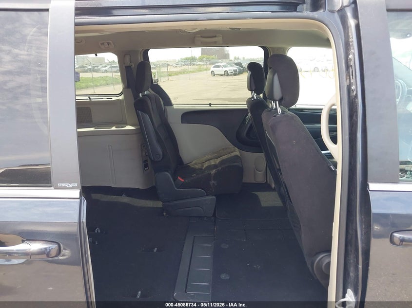 2014 CHRYSLER TOWN & COUNTRY auction photo 8