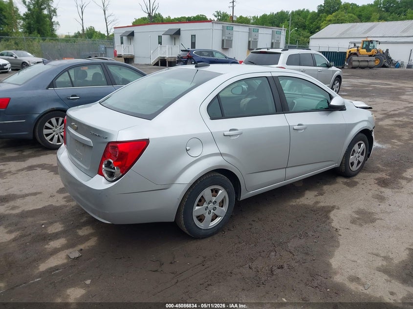 2015 CHEVROLET SONIC auction photo 4