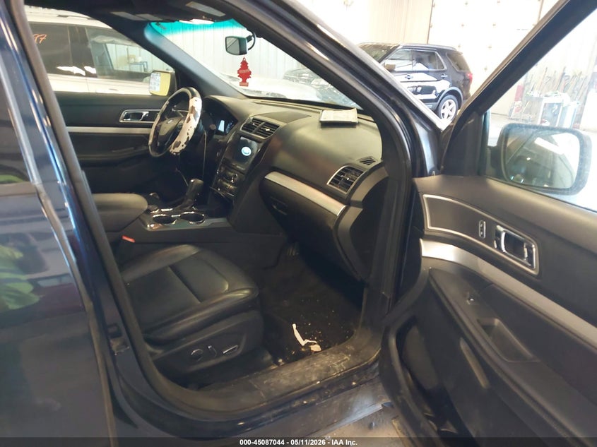 2017 FORD EXPLORER auction photo 5